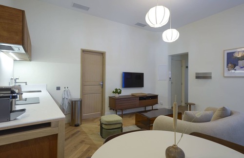 Saint-Lambert Apartment | Bright apartment in the heart of Endoume