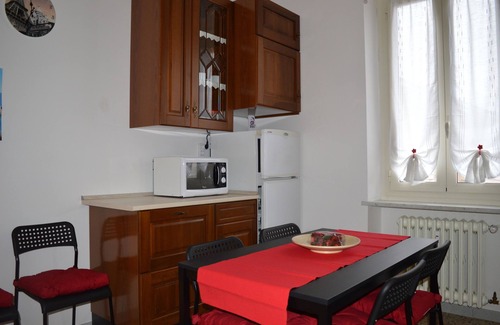 Candiolo Apartment | Bright apartment in the town center, very close to services, shops