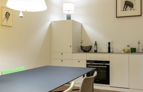 Innere Stadt Apartment | Bright Apartment in the City Center with a View of the Ringstrasse