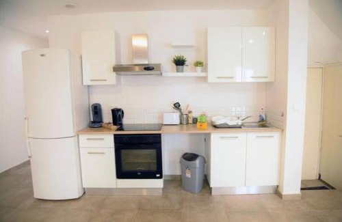 Le Camas Apartment | Bright apartment in the heart of Marseille