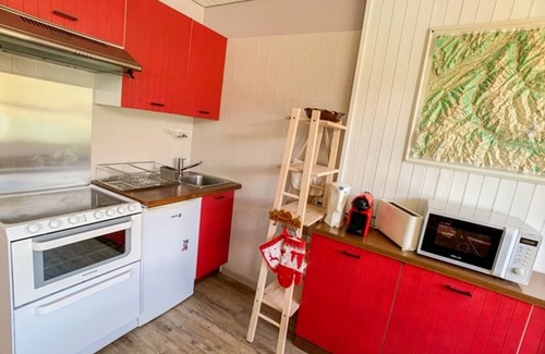 Tignes le Lac Apartment | Bright apartment near slopes with balcony, sleeps 6, Wifi included!