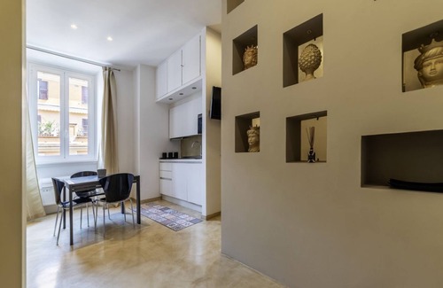 Rione XVI Ludovisi Apartment | Bright Apartment near Villa Borghese