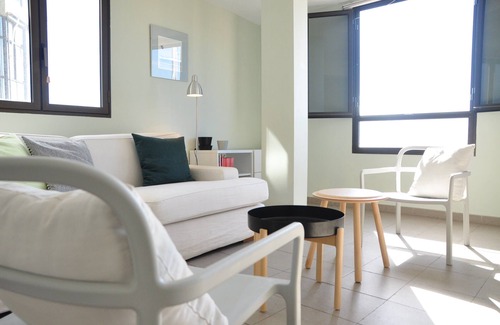 Melenara House | Bright apartment on the beachfront