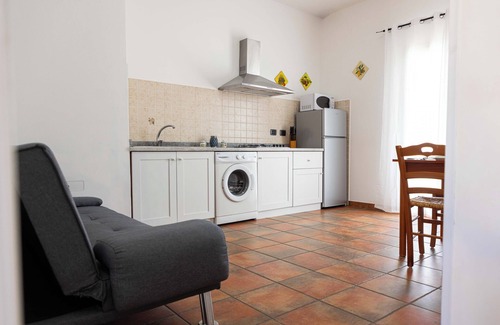 Balestrate House | Bright apartment with sea view 200 meters from the beach wi fi car rental