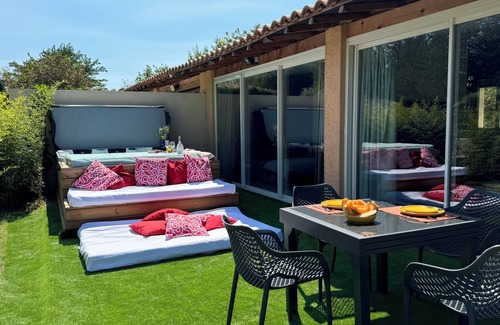 Lattes Apartment | Bright apartment with large terrace & jacuzzi