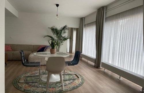 Sint-Amandsberg Apartment | Bright apartment with private parking near Ghent city centre