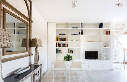 Garbatella Apartment | Bright Apartment with spacious balconies