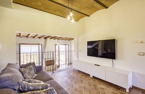 Ficulle Apartment | Bright Apt With Terrace and Shared Pool, Ficulle, Italy