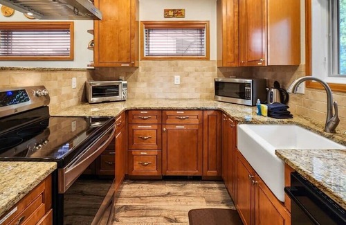Baldy Mountain Condo | Bright Baldy 2BD - Near Trailheads!