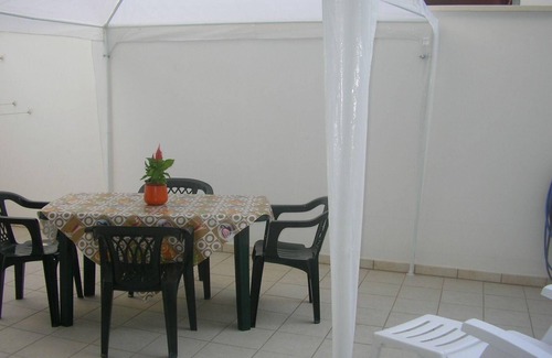 Lido Conchiglie Apartment | Bright basement flat