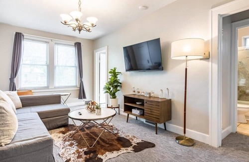 Ferndale Apartment | Bright, Beautiful 2BR Top-Floor Duplex Bungalow!
