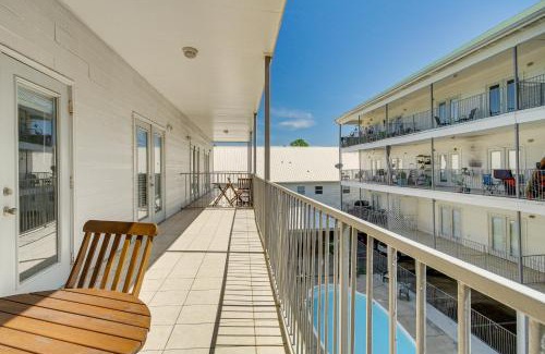 Biloxi Apartment | Bright Biloxi Condo Walk to the Beach!