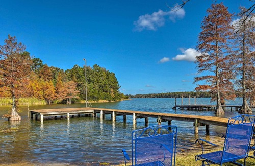 Russellville House | Bright Bonneau Getaway on Lake Moultrie!