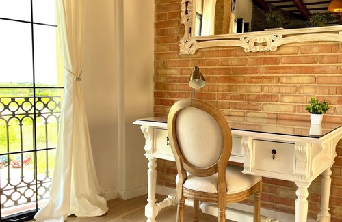 Betera Apartment | Bright boutique loft 5 min from the subway
