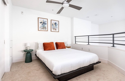 Glendale Apartment | Bright & Cental 2-Story Loft