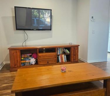 Frankston House | Bright, central and private home in Frankston