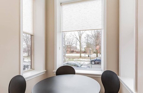 North Capitol Street Condo | Bright, Central Shaw Rowhouse Condo 1bd/1ba with Patio | Long-Term