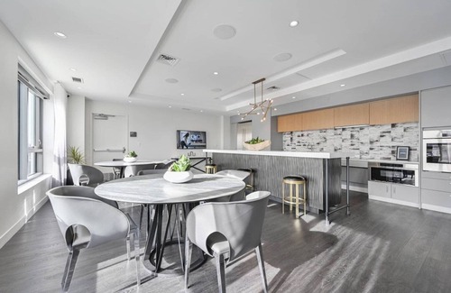 Central Square Apartment | Bright Central Square 1BR w/Gym, W/D & Roof, near T, by Blueground
