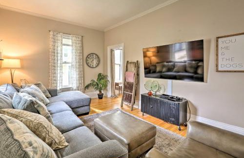 Clear Lake House | Bright Clear Lake Getaway, 4 Blocks to Downtown!