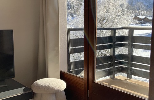 Chamonix City Centre Apartment | Bright, comfortable apartment with large balcony and Mont Blanc view