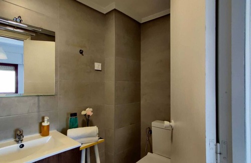 Guindalera House | bright, comfortable and well connected apartment