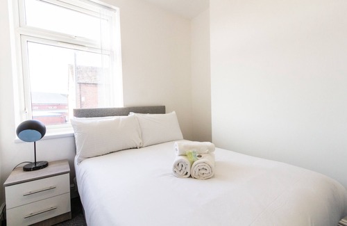 Wigan Bed & Breakfast | Bright & Comfy Rooms in Prime Wigan Spot