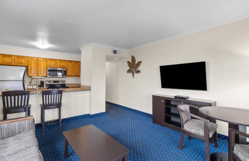 Rocky Point Condo | Bright & Convenient 2-Bed/2-Bath Condo