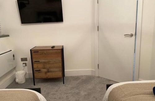 Cwmbrwla Apartment | Bright & Cosy Retreat in Swansea
