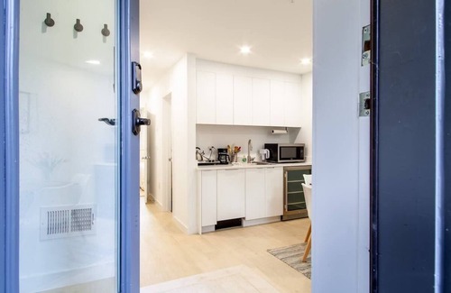 Bloomingdale Apartment | Bright & Cozy 1-BR Alcove in Bloomingdale