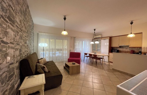 Ampelokipoi Apartment | Bright&Cozy 2-Bedroom Flat in Central Athens|Walk to Metro|Quiet&Fully Equipped