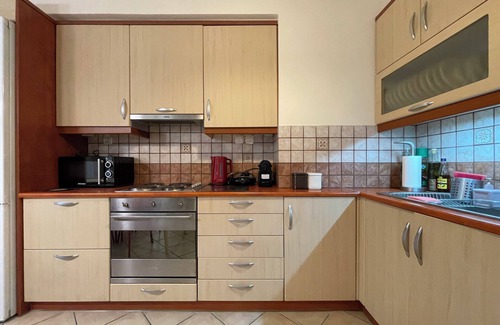 Ampelokipoi Apartment | Bright&Cozy 2-Bedroom Flat in Central Athens|Walk to Metro|Quiet&Fully Equipped