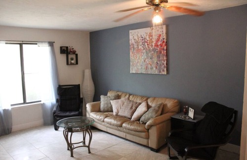Tallahassee House | Bright, cozy and modern home 8 minutes to FSU.