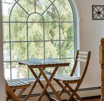 Dartmouth House | Bright & Cozy Cottage in the Heart of Dartmouth