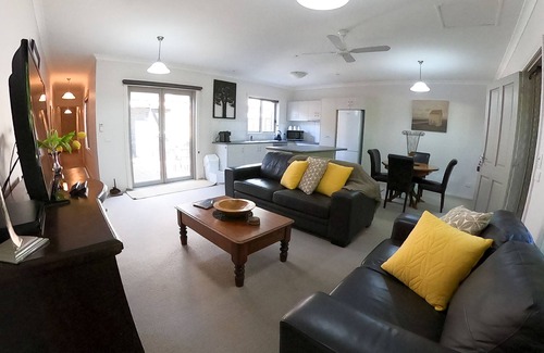 Bright House | Bright Deluxe Accommodation Luxury for Couples