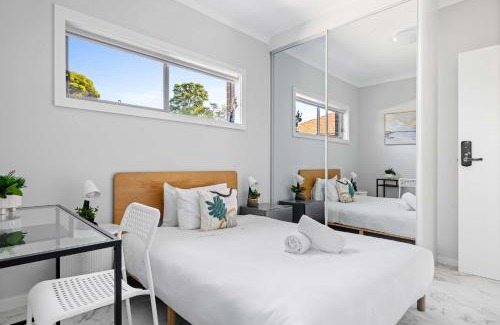 Ryde House | Bright Detached Double Ensuite Room - Near Top Ryde City Shared Amenities