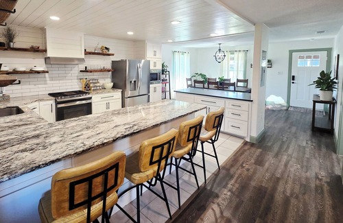 Little Elm House | Bright Door Getaways Charming House on Lewisville Lake in Little Elm - 4BR/3BA
