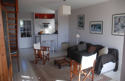 Rotheneuf-Le Pont Apartment | Bright duplex balcony and small sea view, 100 m from Val beach, St Malo Rothéneuf