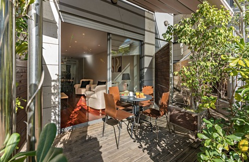 El Putget i Farro Apartment | Bright Duplex with a Spacious Terrace