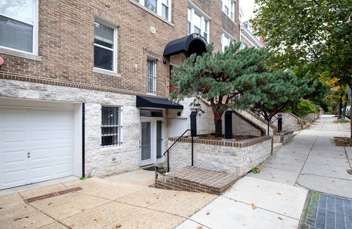 Adams Morgan Apartment | Bright Dupont Circle 1BR nr. U Street, Metro & Glen’s Mkt, by Blueground