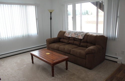 North Star Apartment | Bright End Unit Apartment
