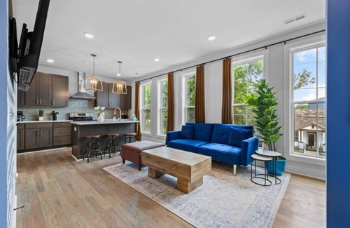 Talbot's Corner Apartment | Bright Family 1BR | Sleeps 4 | Near Nashville DT!