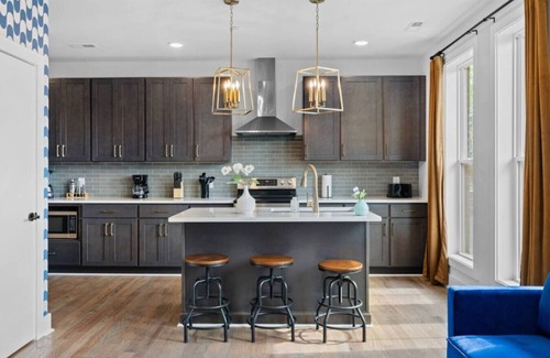 Talbot's Corner Apartment | Bright Family 1BR | Sleeps 4 | Near Nashville DT!