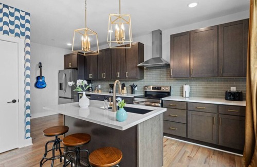 Talbot's Corner Apartment | Bright Family 1BR | Sleeps 4 | Near Nashville DT!
