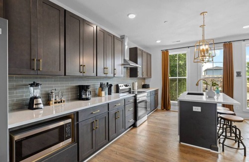 Talbot's Corner Apartment | Bright Family 1BR | Sleeps 4 | Near Nashville DT!