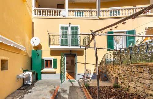 Finalborgo House | Bright Finalborgo Apartment - BBQ, Bike Storage, Garden