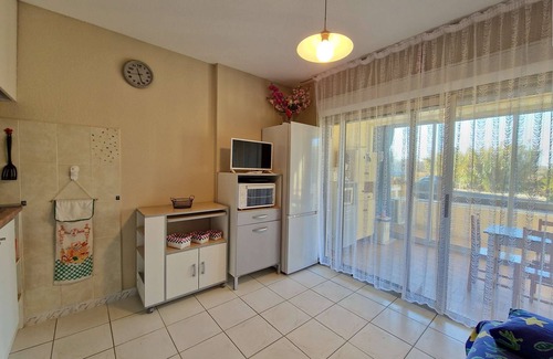 Marseillan Plage Apartment | Bright flat in a residence with pool close to shops