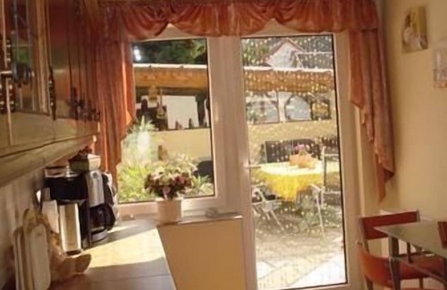 Frankenhain Apartment | Bright flat in Frankenhain with barbecue