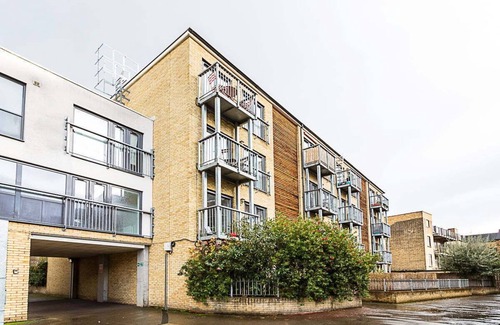Whitechapel Apartment | Bright Flat in Historic Whitechapel