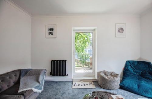College Apartment | bright flat near dulwich park