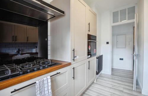 College Apartment | bright flat near dulwich park